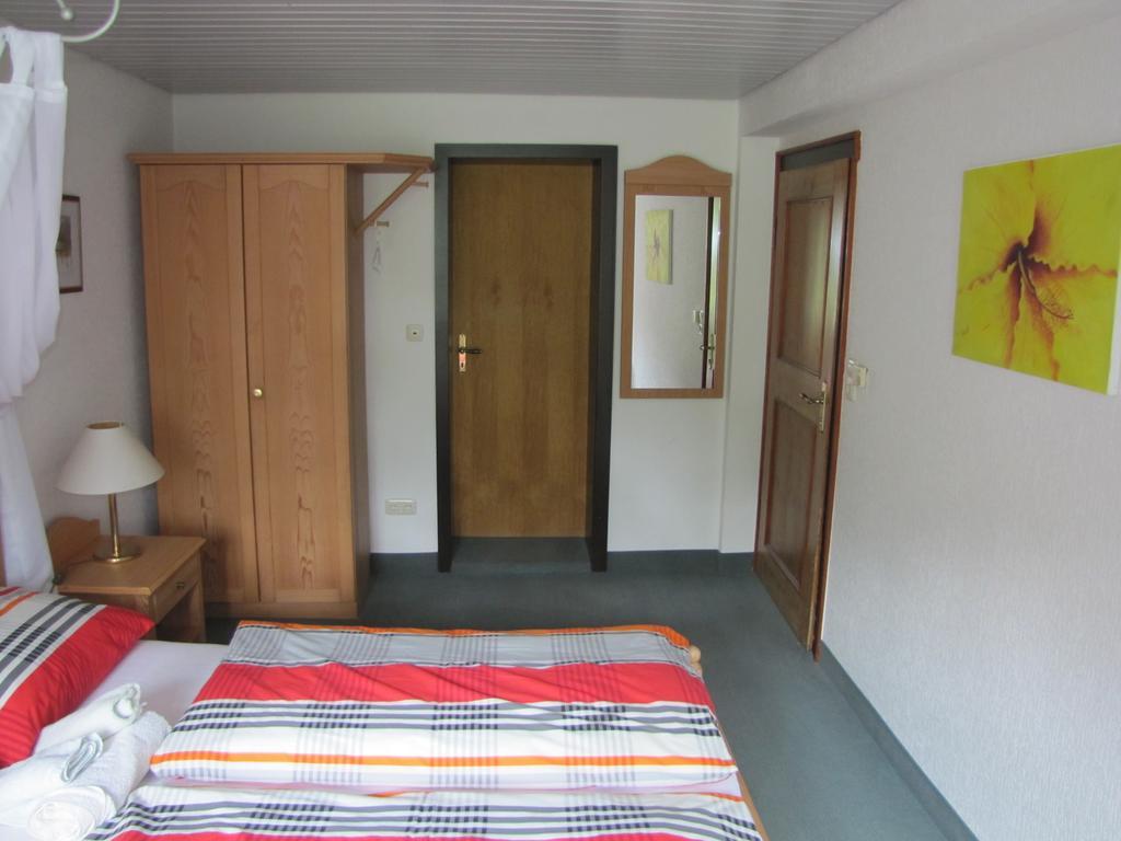 Hof Guttels Waldgasthof Ferienpension Rotenburg an der Fulda Exteriör bild